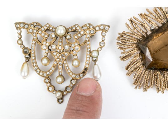 Handsome Lot Of Nicely Made Costume Jewelry, Including Ciner And Trifari