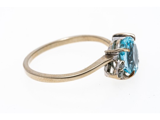 Fantastic Aquamarine And Diamond 14K White Gold Ring, Size 7+