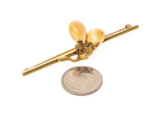 14K Antique Twin Coral And Oak Leaf Brooch