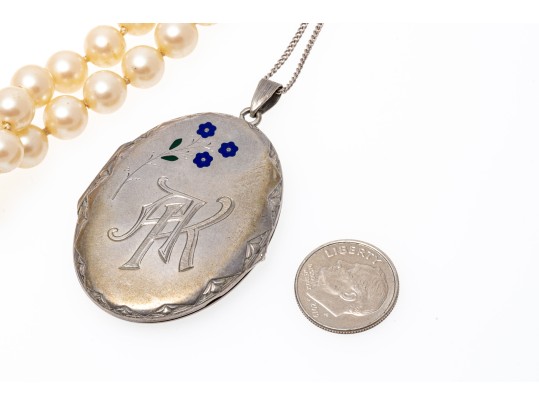 Lot Of 800 Silver And Sterling Silver Jewelry