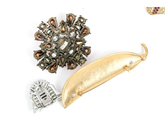 Handsome Lot Of Nicely Made Costume Jewelry, Including Ciner And Trifari