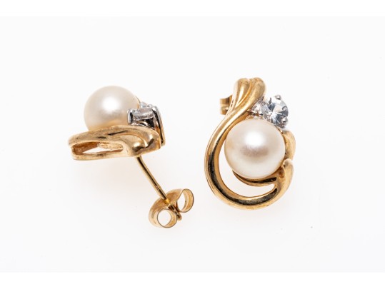 14k Yellow Gold Retro 6.5 Mm Cultured Pearl And White Sapphire Swirl Earrings