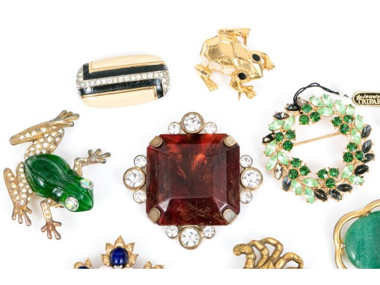 Handsome Lot Of Nicely Made Costume Jewelry, Including Ciner And Trifari