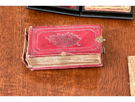 Antique Lot Of Daguerrotypes And Ambrotypes, Some With Cases