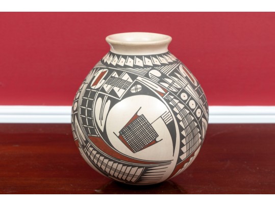 Mata Ortiz Ceramic Vase