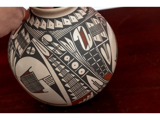 Mata Ortiz Ceramic Vase