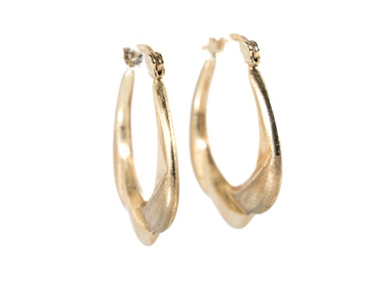 Elegant 10k Yellow Gold Hoop Earrings
