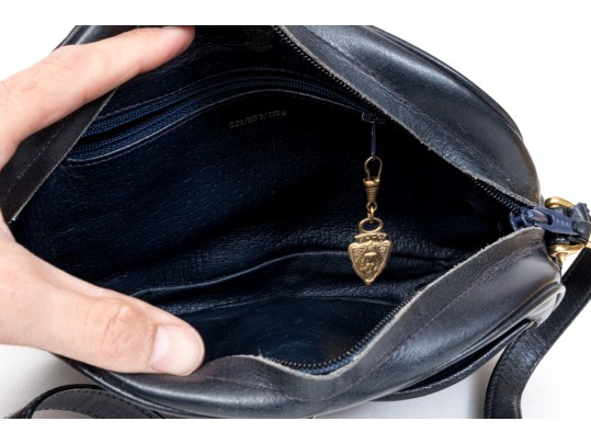 Elegant Dark Navy Blue Leather Gucci Shoulder Bag