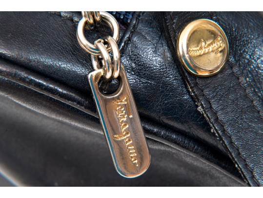 Salvatore Ferragamo Elegant Simple Navy Blue Leather Shoulder Bag