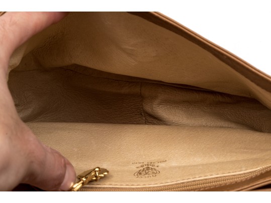 Strikling Gucci Leather Shoulder Bag