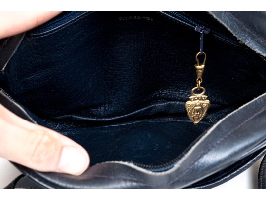 Elegant Dark Navy Blue Leather Gucci Shoulder Bag