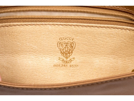 Strikling Gucci Leather Shoulder Bag