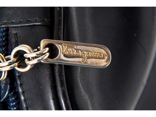 Salvatore Ferragamo Elegant Simple Navy Blue Leather Shoulder Bag