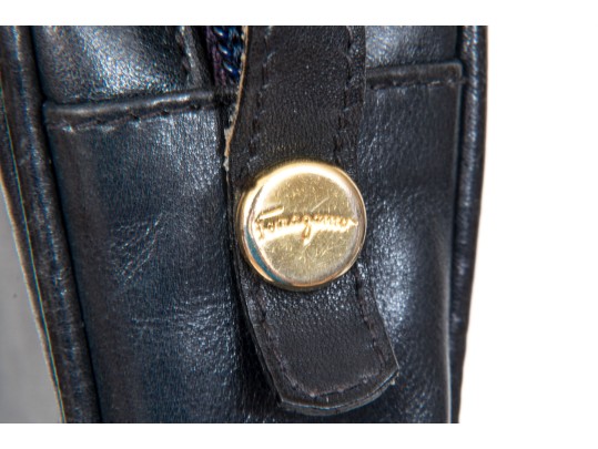 Salvatore Ferragamo Elegant Simple Navy Blue Leather Shoulder Bag