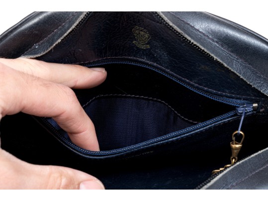 Elegant Dark Navy Blue Leather Gucci Shoulder Bag