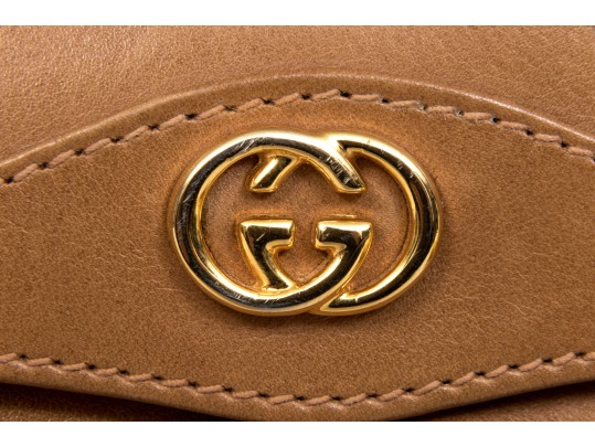 Strikling Gucci Leather Shoulder Bag