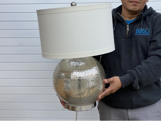Glamorous Decorative Globe Form Table Lamp With Shade And Finial