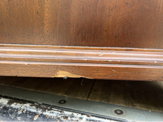 Quality Pulaski Furniture Carved Queen Size Sleigh Bed