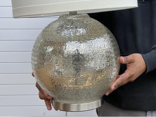 Glamorous Decorative Globe Form Table Lamp With Shade And Finial
