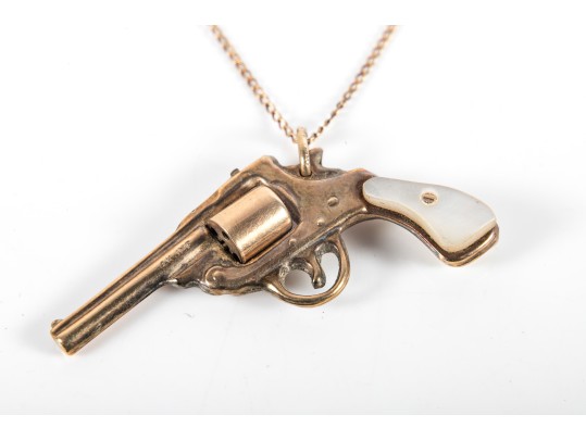 14k Yellow Gold MOP Revolver Pendant Necklace