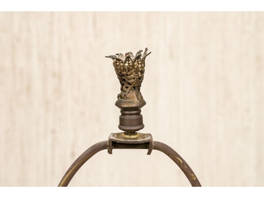 A Vintage Italian Hand Painted Romantic Figural Group Lamp