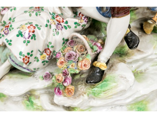 A Vintage Italian Hand Painted Romantic Figural Group Lamp