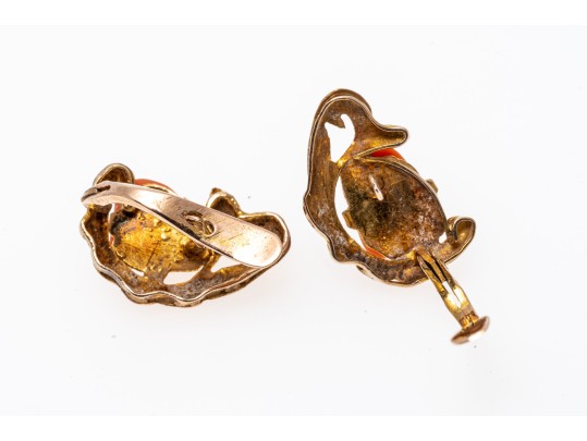 14K Yellow Gold Pretty Vintage Coral Decorative Earrings 