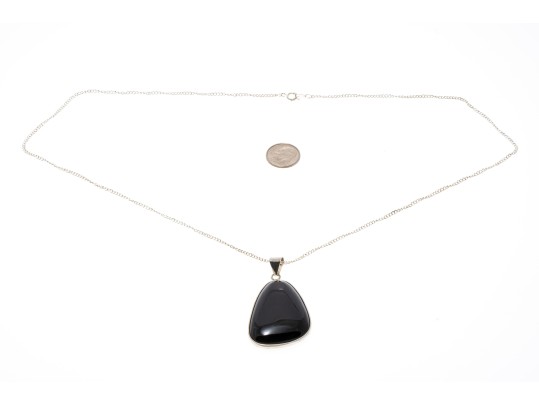 Stylish Onyx Pendant Necklace