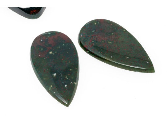 Loose Stones: 14 Cabochon Cut Blood Stones, 87.1 TCW