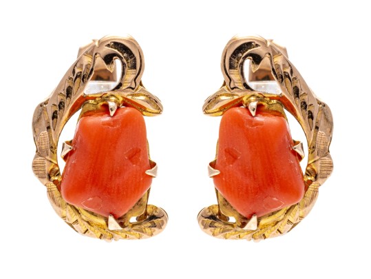 14K Yellow Gold Pretty Vintage Coral Decorative Earrings 