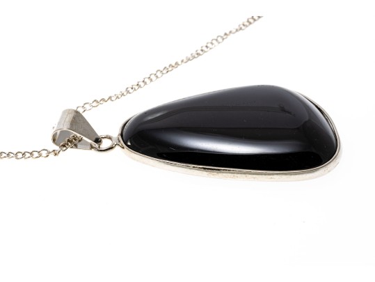 Stylish Onyx Pendant Necklace