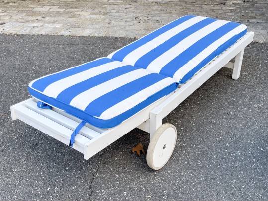 Pair Of Weatherend Estate Furniture Chaise Lounge Chairs