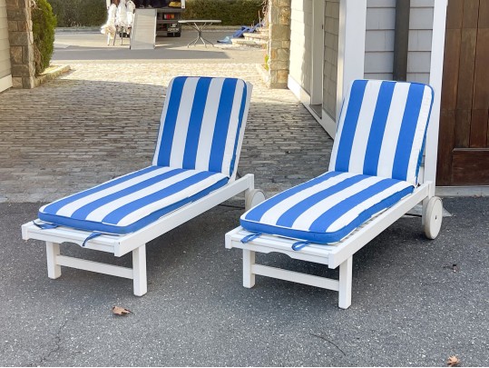 Pair Of Weatherend Estate Furniture Chaise Lounge Chairs