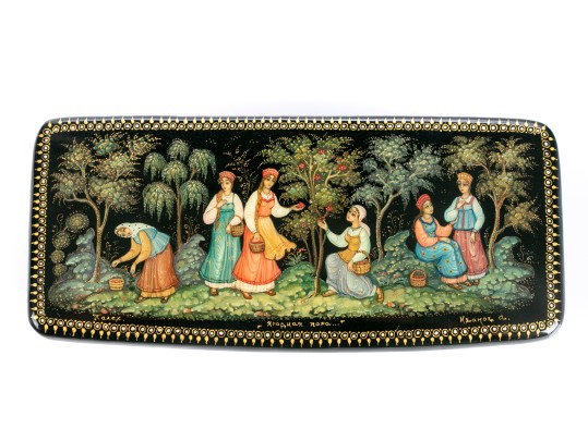 Russian Hand Painted Black Lacquer Box Women Picking Fruit