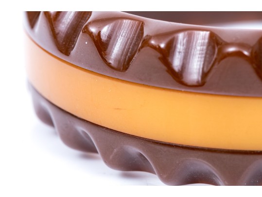 Fabulous Vintage Brown And Yellow Striped Scalloped Edge Bakelite Slip On Bangle