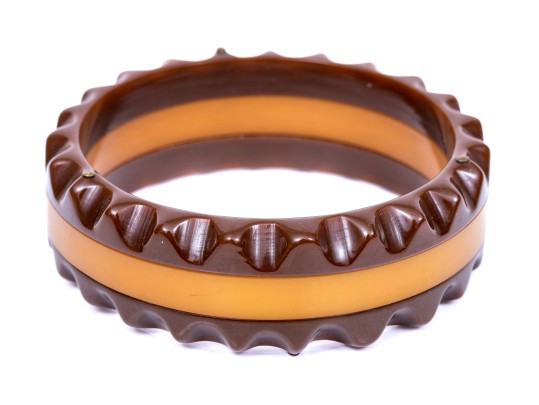 Fabulous Vintage Brown And Yellow Striped Scalloped Edge Bakelite Slip On Bangle