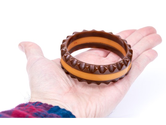 Fabulous Vintage Brown And Yellow Striped Scalloped Edge Bakelite Slip On Bangle