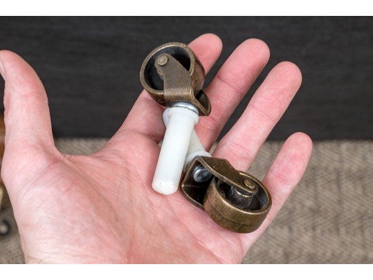 Ethan Allen Leather Upholstered Ottoman On Casters