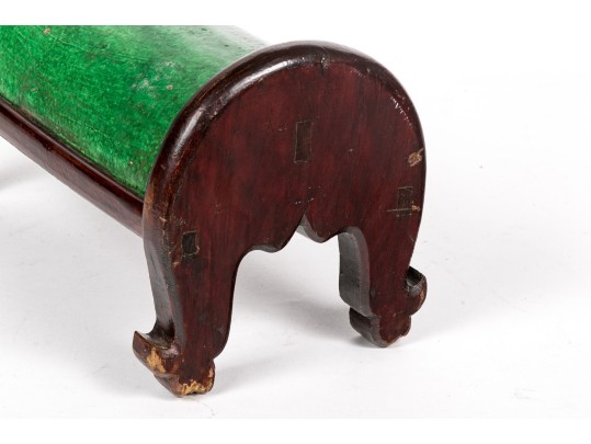 Chinese Glazed Roof Tile On Stand