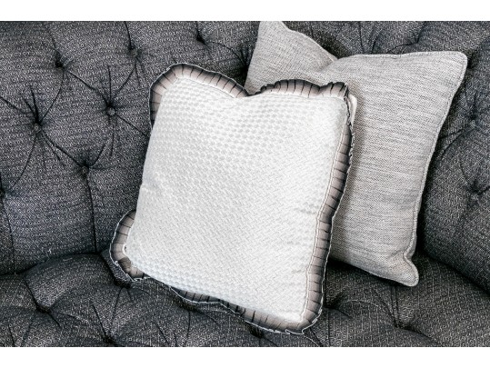 Fashionable Chesterfield Style Upholstered Sofa