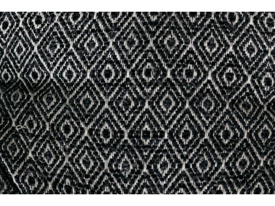 Fashionable Chesterfield Style Upholstered Sofa