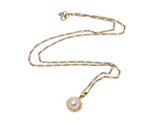 14K Pearl And Diamond Pendant Necklace