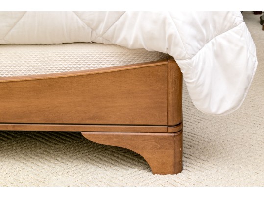 Queen Sized Handsome And Nicely Finished Sleigh Bed