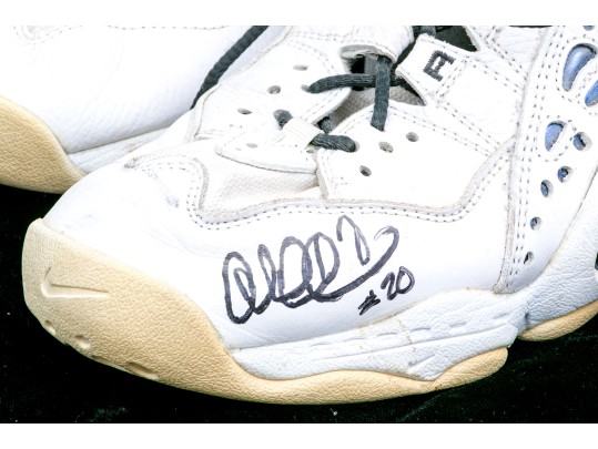 Autographed Allan Houston Basketball Shoes