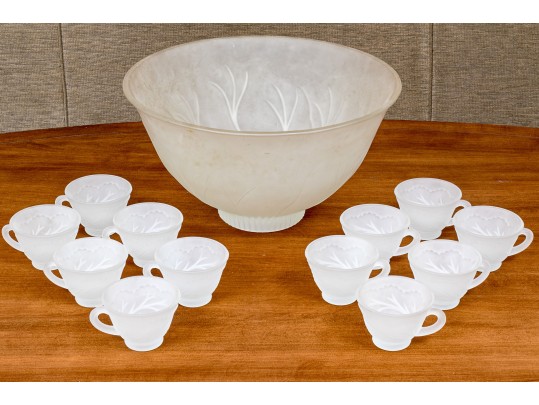 Fabulous Glass Punch Bowl With 12 Cups