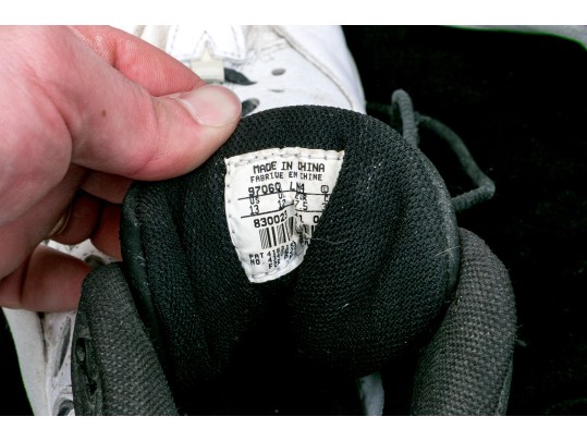 Autographed Allan Houston Basketball Shoes