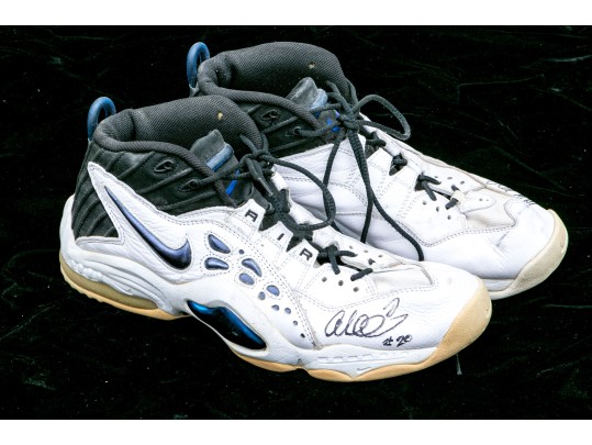 Autographed Allan Houston Basketball Shoes