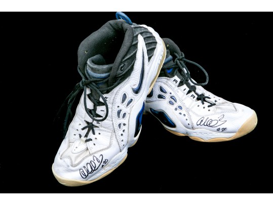 Autographed Allan Houston Basketball Shoes