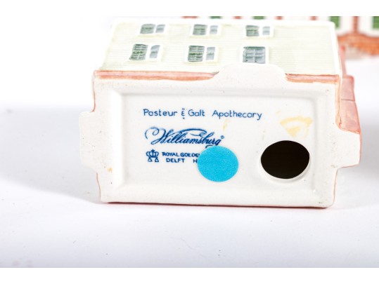 Royal Goedewaagen Delft Williamsburg Town Miniatures