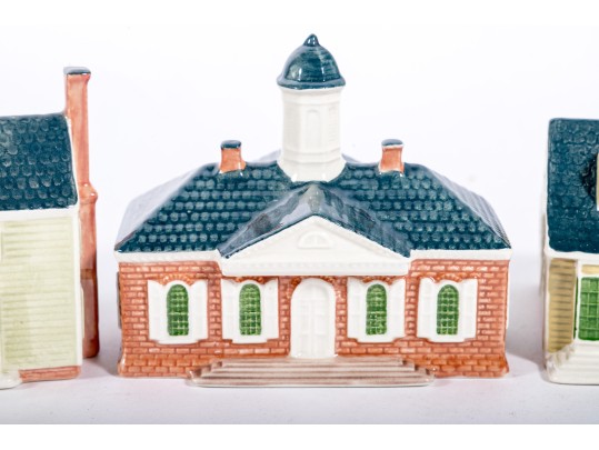 Royal Goedewaagen Delft Williamsburg Town Miniatures